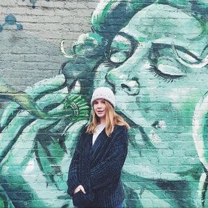 Meet your Posher, Ella